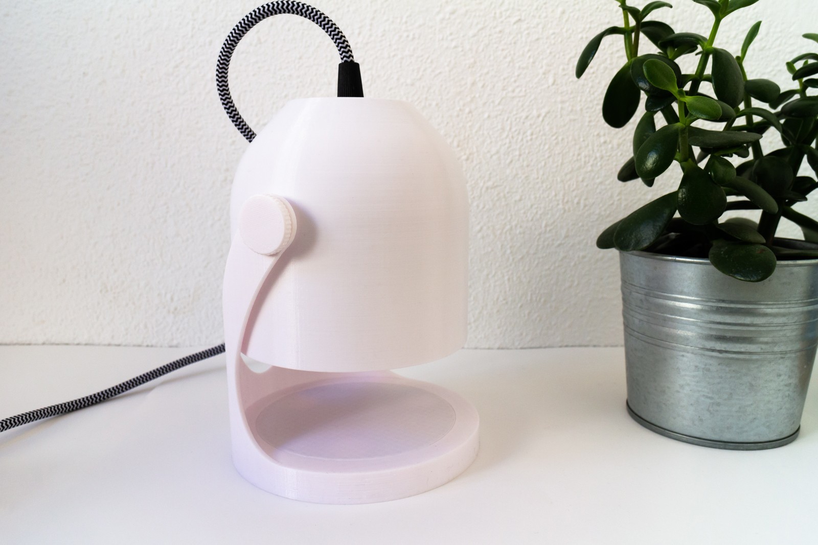 🔦 Minimalistic Designer Lamp・Free 3D File for ・Cults